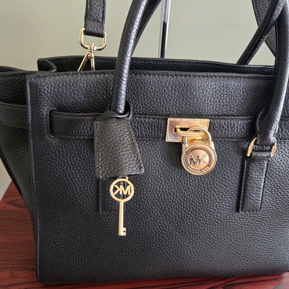 Michael Kors Hamilton Bag - Picture 3 of 11